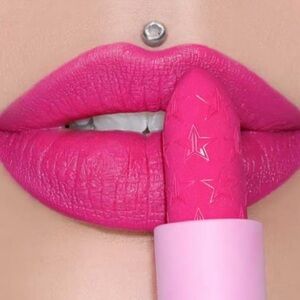 JEFFREE STAR Velvet Trap Lipstick - HOT COMMODITY
